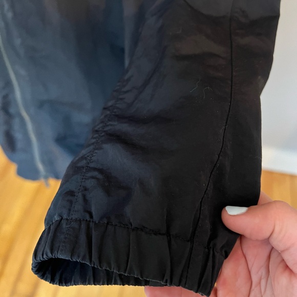 Lululemon Easy As Rain Jacket size 4 - Picture 7 of 8